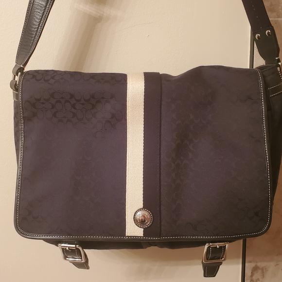 Vintage Coach Black and Cream Women's Crossbody backback - Picture 1 of 13